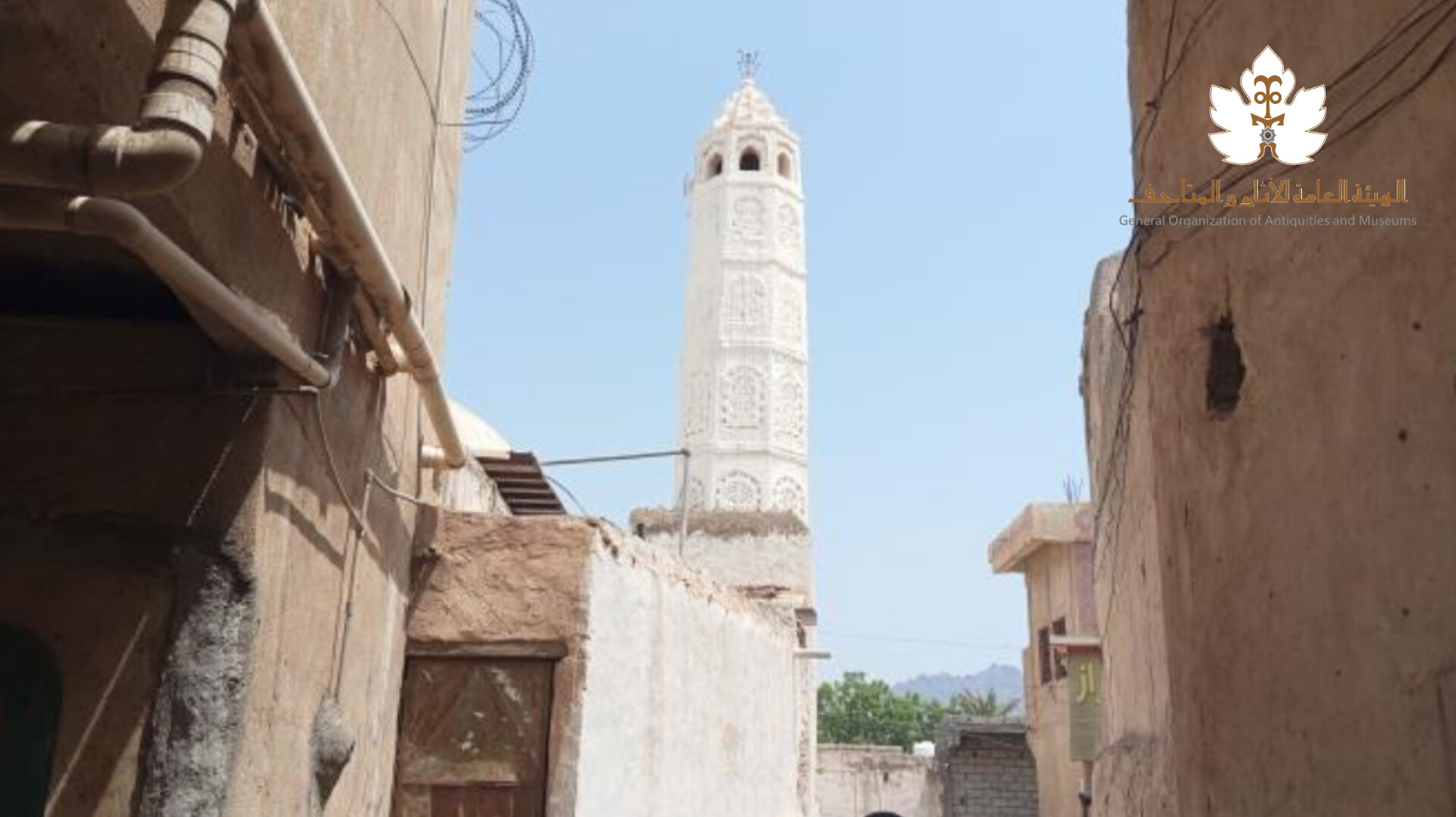 رئيس الهيئة العامة للآثار والمتاحف يتفقد عدداً من المعالم الأثرية في محافظتي الحديدة وحيس - صورة إضافية 2